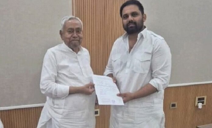 बाहुबली के बेटे की सीट बदली