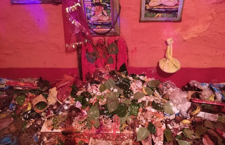 Bhagalpur News : बाबा गणिनाथ धाम खरीक में श्रद्धालुओं का उमड़ा सैलाब, वार्षिक पूजनोत्सव में दिखी भक्ति की अलौकिक छटा Bhagalpur News : बाबा गणिनाथ धाम खरीक में श्रद्धालुओं का उमड़ा सैलाब, वार्षिक पूजनोत्सव में दिखी भक्ति की अलौकिक छटा Baba Ganinath Dham 1