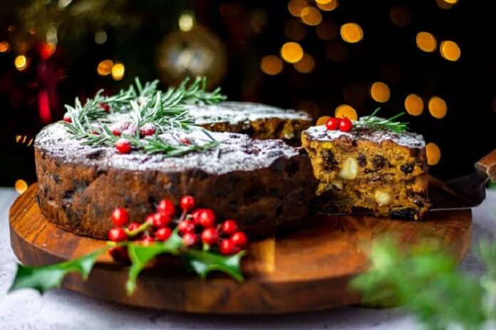क्रिसमस पर बनाएं रिच-फ्लेवर वाला क्लासिक रम केक