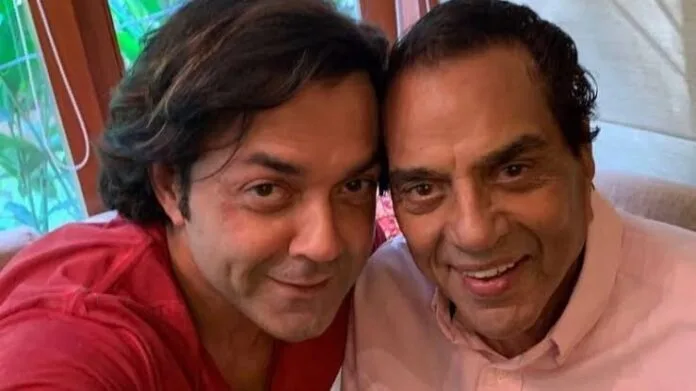 Dharmendra and Bobby Deol धर्मेंद्र की मौत पर बॉबी देओल का पुराना इंटरव्यू,