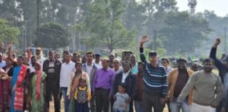 एचइसी सप्लाई कर्मियों का बड़ा जमावड़ा