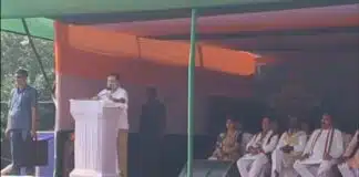 Rahul Gandhi in Banka : बांका में राहुल गांधी का हमला, कहा– बिहार में भाजपा कर रही वोट चोरी की कोशिश राहुल गांधी बोले-बिहार में भाजपा कर रही वोट चोरी की कोशिश