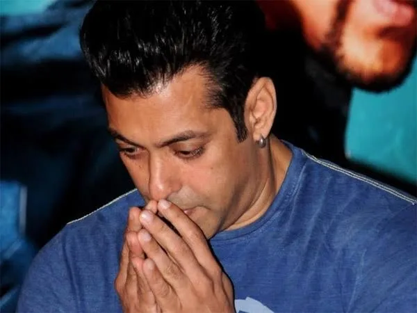 Salman Khan धर्मेंद्र के निधन पर छलका दर्द
