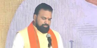 सम्राट के हाथ में गृह विभाग