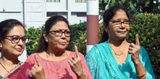 Bihar Elections 2025: फर्स्ट फेज में महिलाओं ने पुरुषों को पछाड़ा, सिर्फ पटना में कम रही भागीदारी फर्स्ट फेज में महिलाओं ने पुरुषों को पछाड़ा