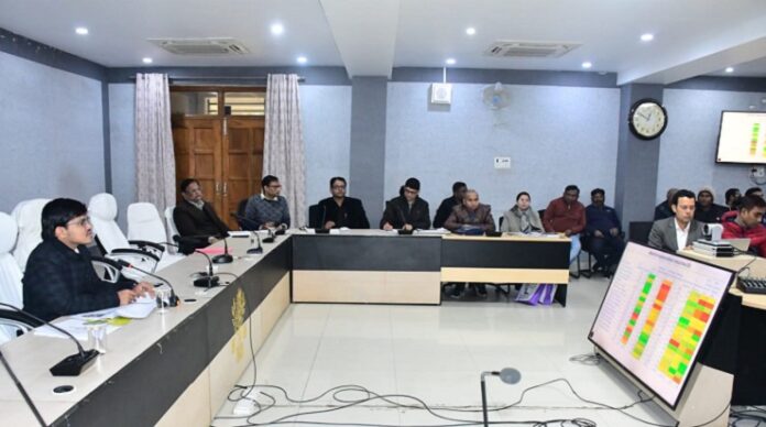 निजी दुकानों में सरकारी दवा मिलने पर होगी जांच