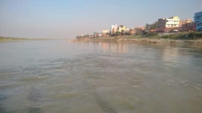 मानिकसरकार घाट पर रील बनाते वक्त हादसा