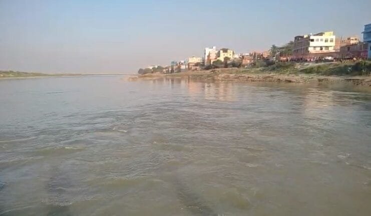 मानिकसरकार घाट पर रील बनाते वक्त हादसा