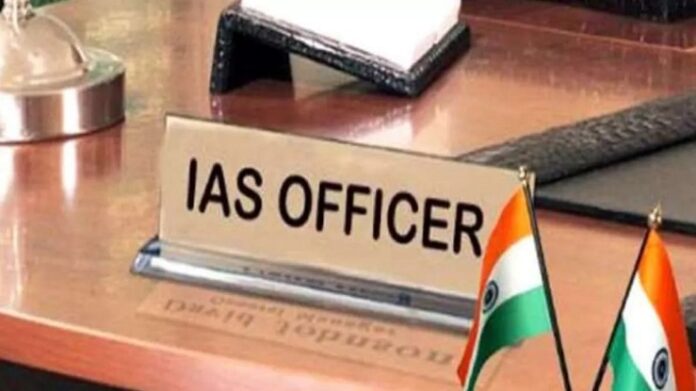 13 जिलों में DM बदले