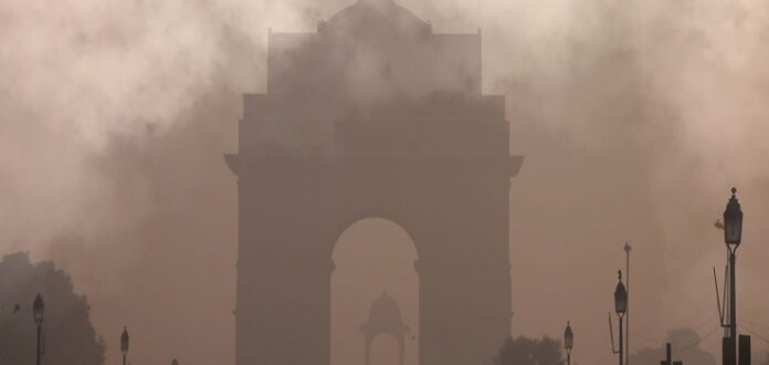 AQI 'गंभीर', हवा सेहत पर भारी