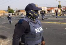 दक्षिण अफ्रीका के जोहान्सबर्ग में गोलियों की बछौरा.