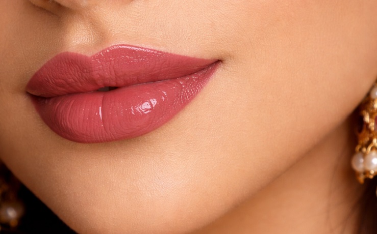 Lohri Beauty Guide: लोहड़ी पर लिपस्टिक शेड से बनाएं अपना फेस्टिव स्टेटमेंट, ये करें ट्राई Lohri Beauty Guide: लोहड़ी पर लिपस्टिक शेड से बनाएं अपना फेस्टिव स्टेटमेंट, ये करें ट्राई Dusky rose lipstick