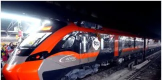 Howrah-Kamakhya Vande Bharat : वंदे भारत स्लीपर एक्सप्रेस के टिकटों की जबरदस्त मांग, यात्रियों की बनी पहली पसंद Howrah-Kamakhya Vande Bharat