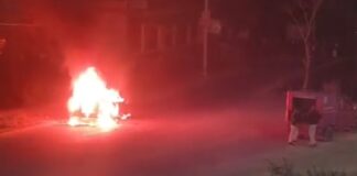 West Champaran : पूर्वी चंपारण में चलती लग्जरी कार में लगी आग, चालक ने कूद कर बचाई अपनी जान पूर्वी चंपारण