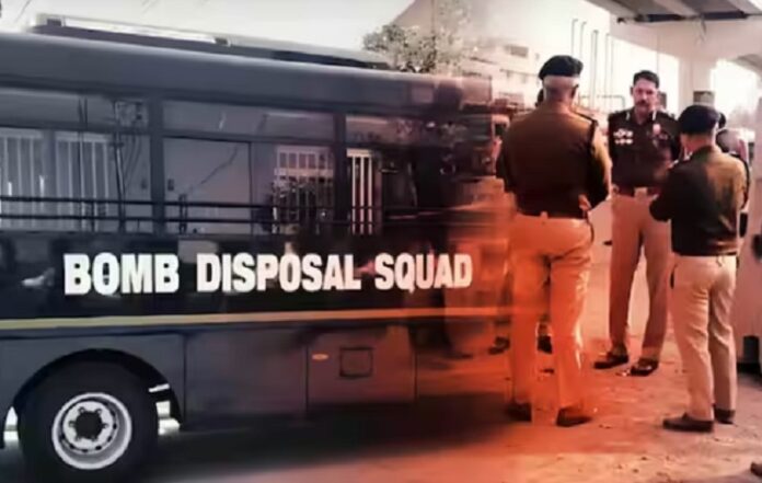 Delhi Schools Bomb Threat-2 Delhi Schools