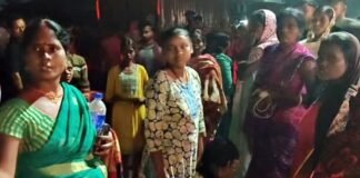 धनबाद में जोरदार धमाके के बाद धंसे कई घर, एक ही परिवार के 3 लोगों के दबे होने की आशंका धनबाद