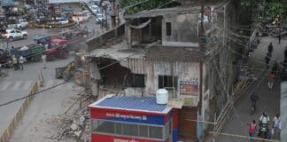 Bhagalpur News : रिमझिम होटल की जर्जर बिल्डिंग को किया ध्वस्त, वर्षों बाद हटी बड़ी बाधा भागलपुर
