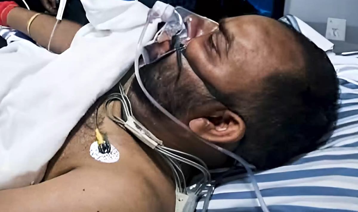 धनबाद में कोयला कारोबारी पर ताबड़तोड़ फायरिंग, साथी पर रॉड से हमला, इलाके में दहशत | HelloCities24