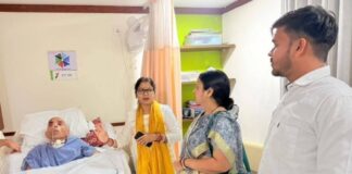 कोरोना के बाद लंबी जंग, 5 साल में एयरलिफ्ट होकर रांची लौटे पूर्व विधायक इंद्रजीत महतो पूर्व विधायक इंद्रजीत महतो