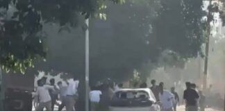 Video : नोएडा में मजदूरों का उग्र प्रदर्शन, सैलरी बढ़ाने की मांग पर भड़का गुस्सा, पत्थरबाजी और तोड़फोड़ प्रदर्शन