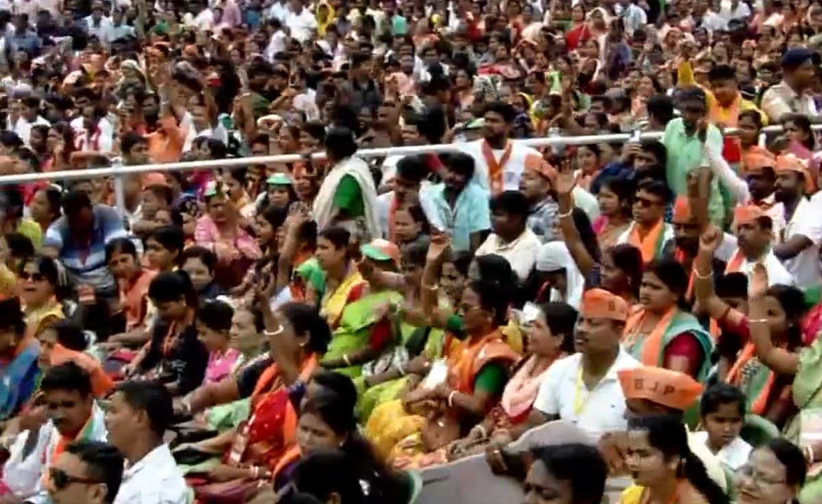 असम में चुनावी दहाड़, पीएम मोदी बोले- कांग्रेस हारने का रिकॉर्ड बनाने जा रही असम में चुनावी दहाड़, पीएम मोदी बोले- कांग्रेस हारने का रिकॉर्ड बनाने जा रही PM Modi Assam Rally 2 1