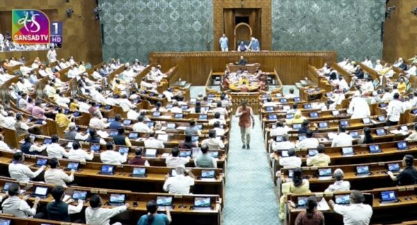 लोकसभा में महिला आरक्षण और परिसीमन पर घमासान, 3 विधेयकों ने बढ़ाई सियासी गर्मी लोकसभा