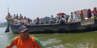Bhagalpur News : गंगा नदी के बीच खराब हुई नाव, SDRF ने किया रेस्क्यू भागलपुर
