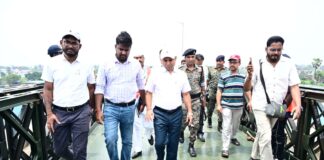 विक्रमशिला सेतु पर यातायात बहाली की कवायद तेज, DM ने लिया कार्यों का जायजा बेली ब्रिज