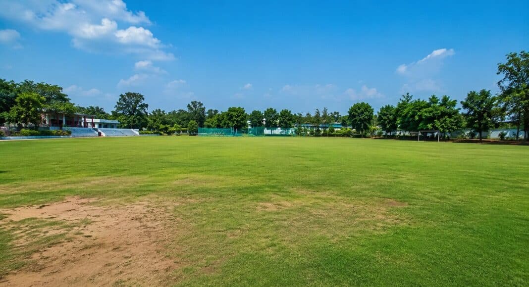 लाखों खर्च के बाद भी बदहाल हैं ग्राउंड