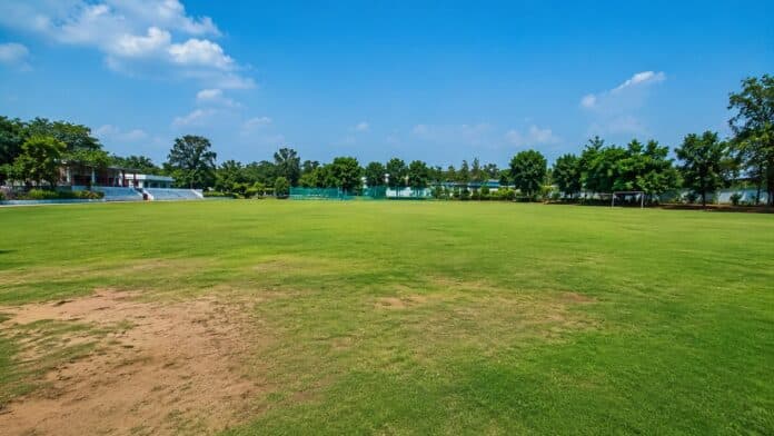 लाखों खर्च के बाद भी बदहाल हैं ग्राउंड