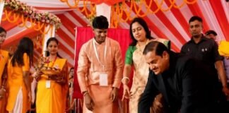 गौतम अदाणी पत्नी के साथ पहुंचे बिहार, ग्रामीण नेत्र चिकित्सा परियोजना की रखी नींव गौतम अदाणी