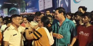 Video. स्टेशन चौक पर ड्रामा; नो-एंट्री तोड़ी, रोकने पर पुलिस से बहस, फिर हुई कार्रवाई भागलपुर