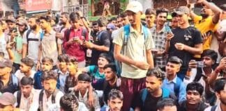 पटना में हंगामे के बाद रुकी खान सर की क्लास, छात्रों की उमड़ी भीड़ Khan Sir