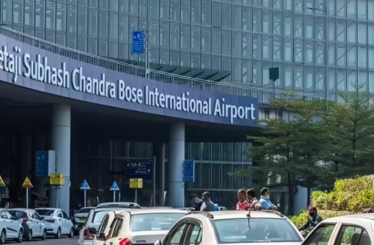कोलकाता एयरपोर्ट वज्रपात