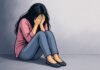 धनबाद में शर्मनाक वारदात: बुजुर्ग महिला से दरिंदगी का आरोप, पुलिस ने आरोपी को हिरासत में लिया धनबाद में बुजुर्ग महिला से दुष्कर्म मामले में जांच करती पुलिस