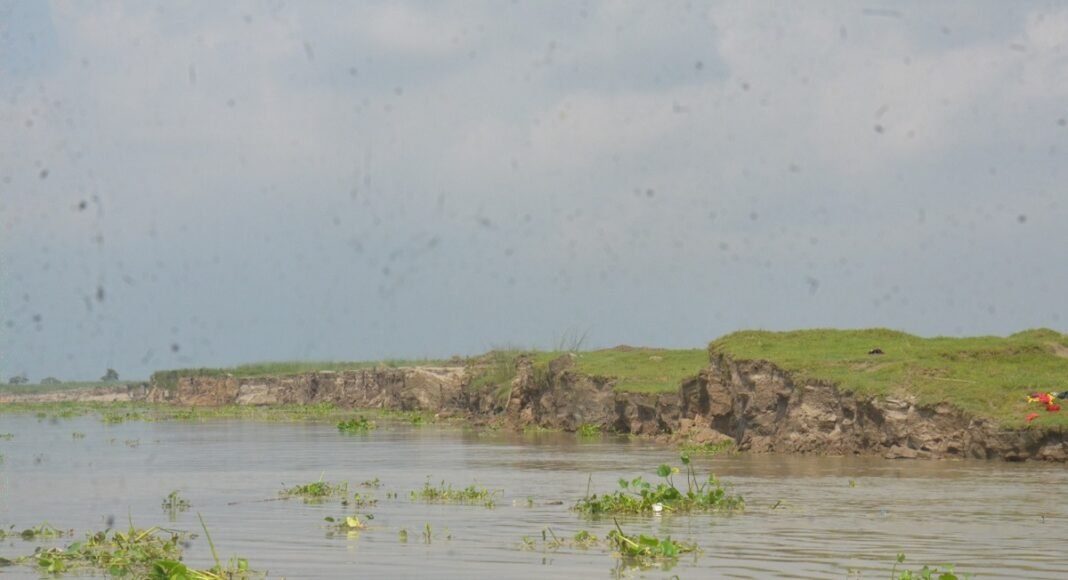 भागलपुर में गंगा का बढ़ता जलस्तर