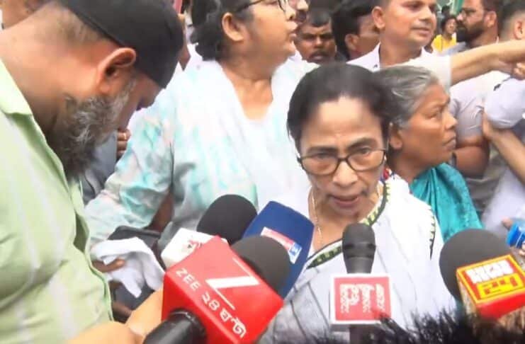 बारुईपुर मामले पर ममता बनर्जी का विरोध प्रदर्शन