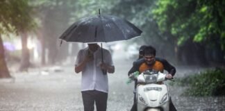 बिहार के 13 जिलों पर मौसम विभाग का येलो अलर्ट, तेज हवा-बारिश और वज्रपात की चेतावनी बिहार के 34 जिलों में बारिश और वज्रपात का अलर्ट