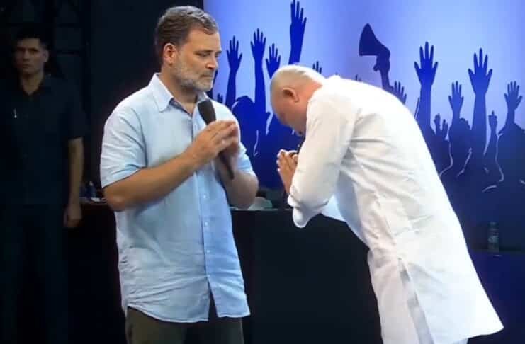 Rahul Gandhi meeting NEET student father at Chhatron Ki Goonj event