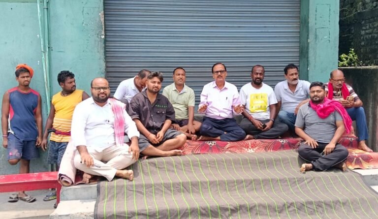 भागलपुर में 8 महीने से बंद शवदाह गृह, अब धरने के जरिए प्रशासन को चेताया