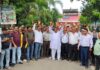 भागलपुर : एयरपोर्ट क्षेत्र के नोटिस पर घेराव, सफाईकर्मियों ने जड़ा ताला, पूरे दिन हंगामे की भेंट चढ़ा नगर निगम भागलपुर नगर निगम कार्यालय में प्रदर्शन करते स्थानीय लोग और सफाईकर्मी