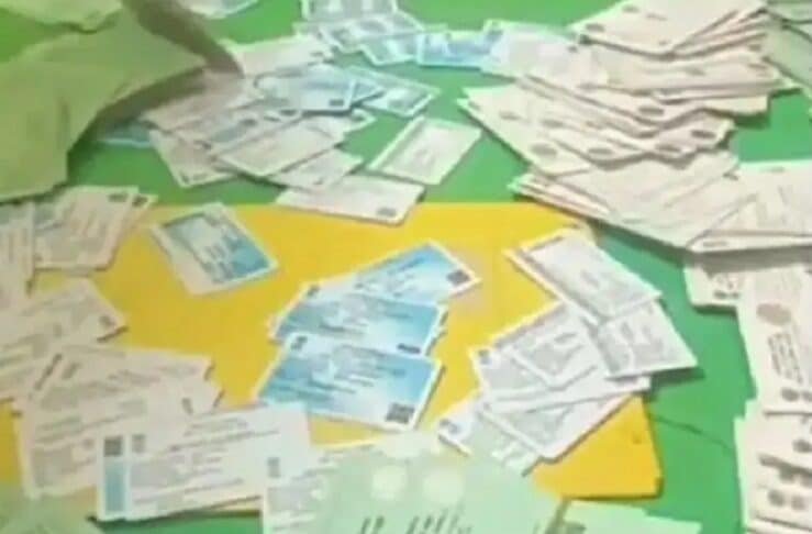 बंगाल पंचायत कार्यालय में मिले सरकारी दस्तावेज