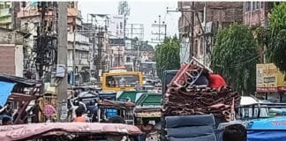 भागलपुर में 500 मीटर सड़क पर जाम