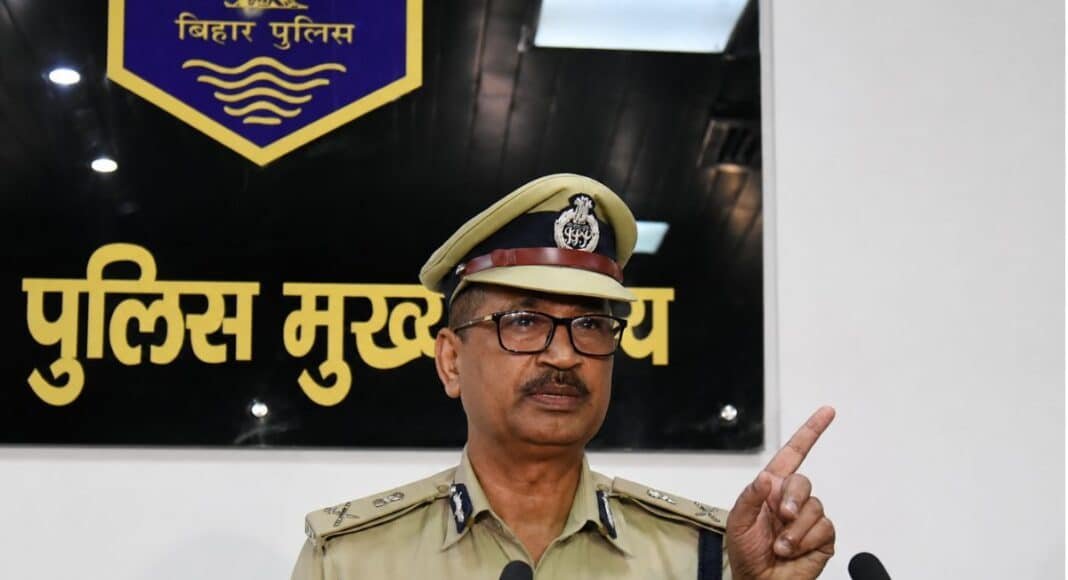बिहार पुलिस मुख्यालय में डीजीपी विनय कुमार