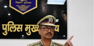 नक्सल मुक्त बिहार से 50 हजार भर्ती तक, DGP ने बताई पूरी तस्वीर बिहार पुलिस मुख्यालय में डीजीपी विनय कुमार