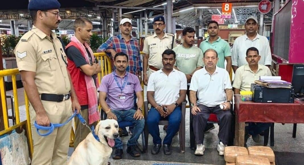 हावड़ा स्टेशन पर 22.64 किलो गांजा बरामद