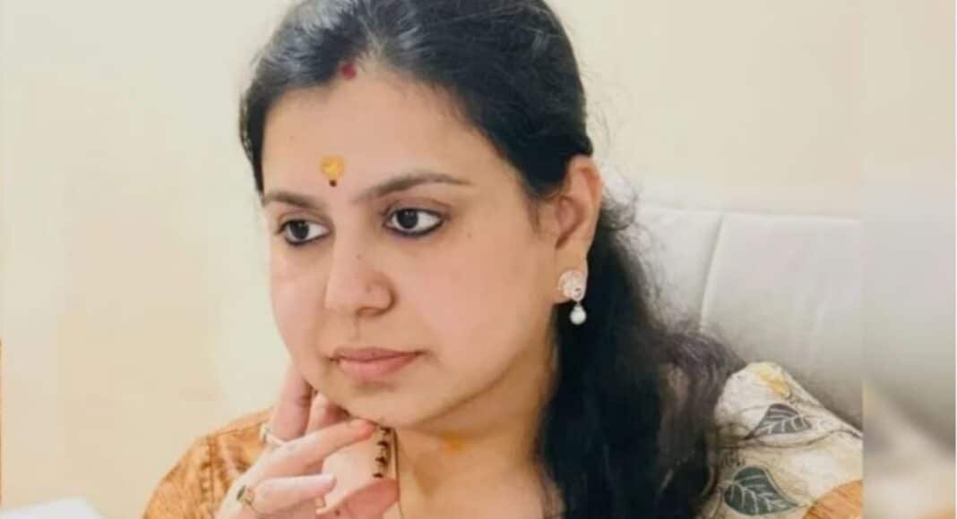 आईएएस दिव्या मित्तल ने छोड़ी नौकरी