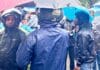 झारखंड : एक आदेश ने छीन ली 1975 की नौकरी!, बारिश के बीच गेट पर डटे प्रभावित कर्मचारी JSSC CGL कर्मचारी सचिवालय के बाहर प्रदर्शन