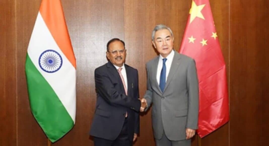 चीन पहुंचे अजीत डोभाल