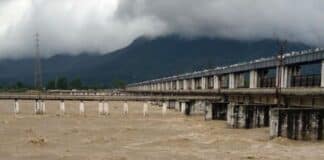 नेपाल बाढ़ के बाद गंडक नदी का जल मार्ग